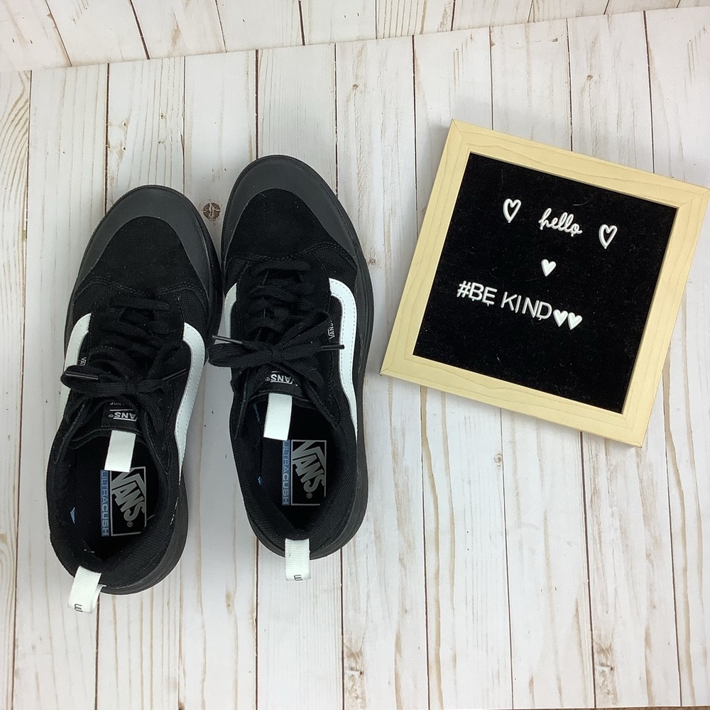 Vans men’s ultracush EXO SE blk/white sneakers size 10